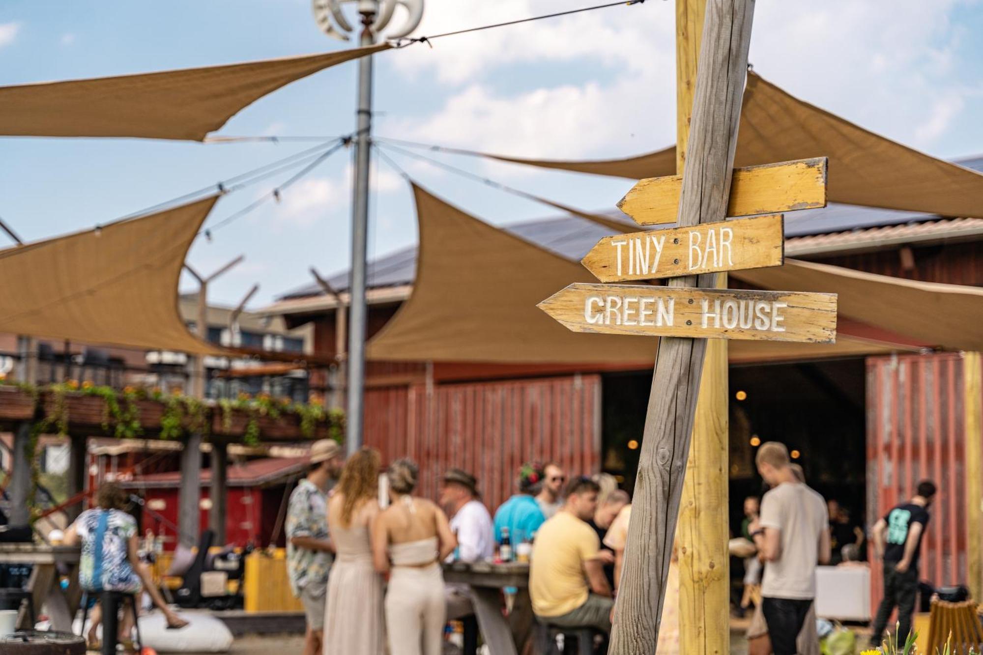 Basecamp Tiny House Eco-Resort Ijmuiden ไอย์มัลเดิน ภายนอก รูปภาพ