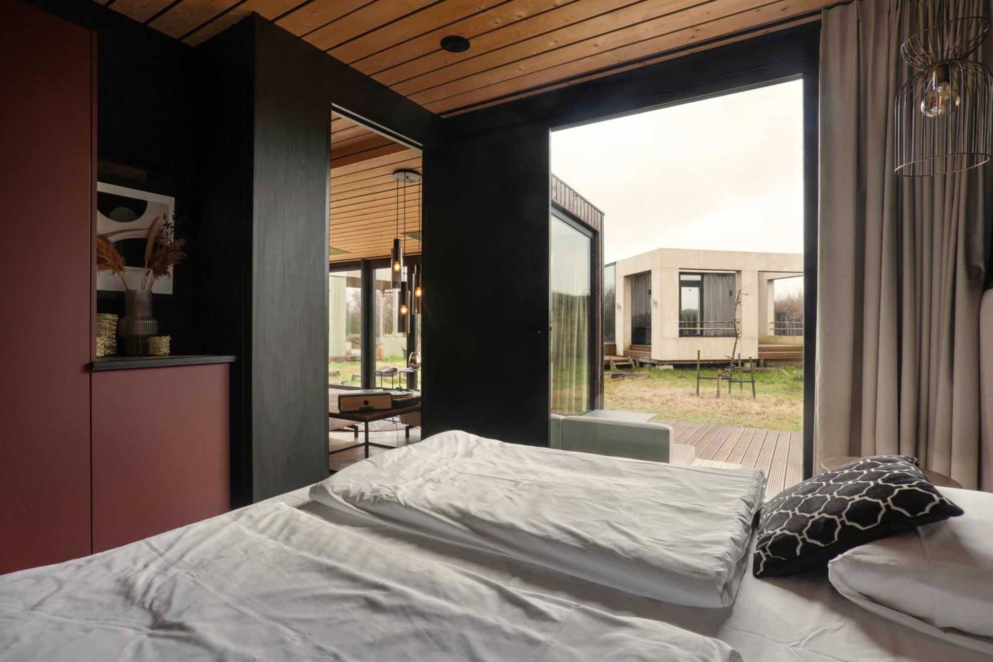 Basecamp Tiny House Eco-Resort Ijmuiden ไอย์มัลเดิน ภายนอก รูปภาพ