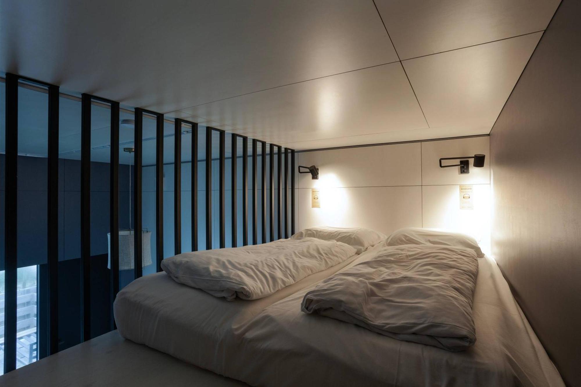 Basecamp Tiny House Eco-Resort Ijmuiden ไอย์มัลเดิน ภายนอก รูปภาพ