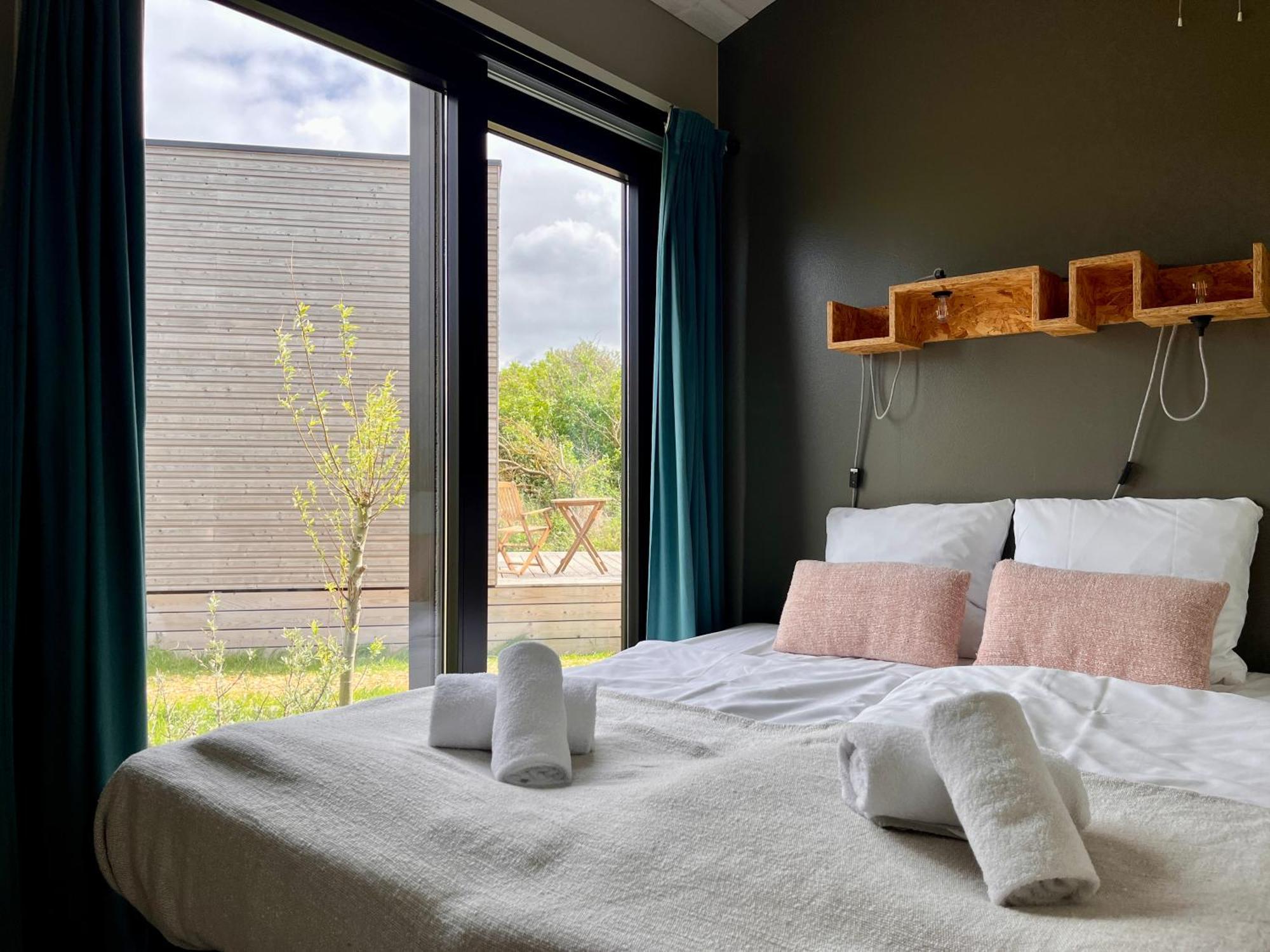 Basecamp Tiny House Eco-Resort Ijmuiden ไอย์มัลเดิน ภายนอก รูปภาพ