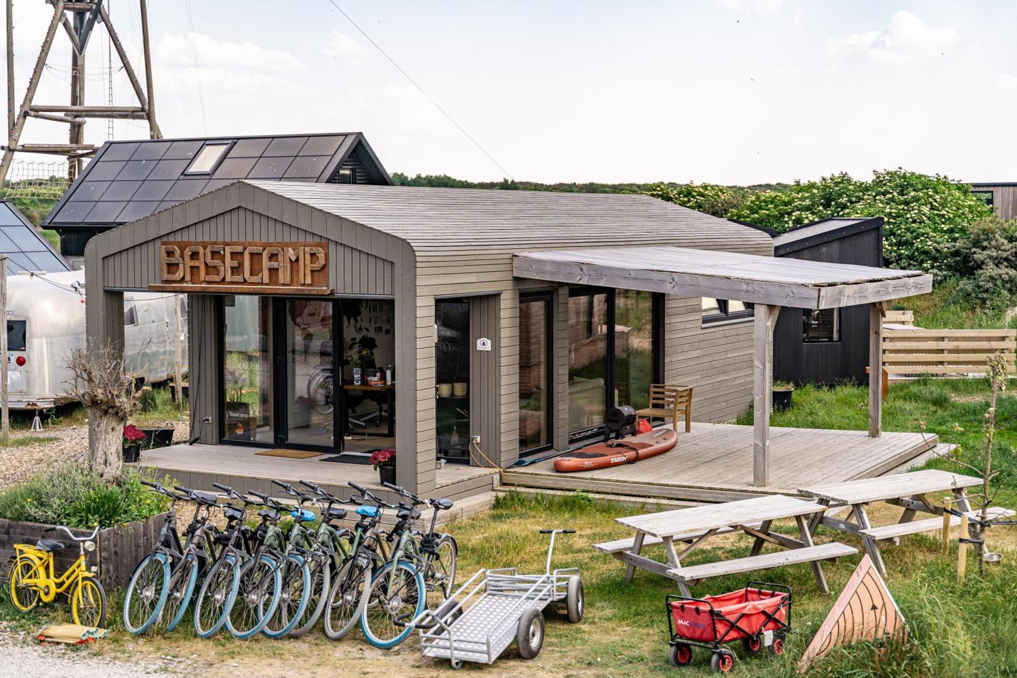 Basecamp Tiny House Eco-Resort Ijmuiden ไอย์มัลเดิน ภายนอก รูปภาพ
