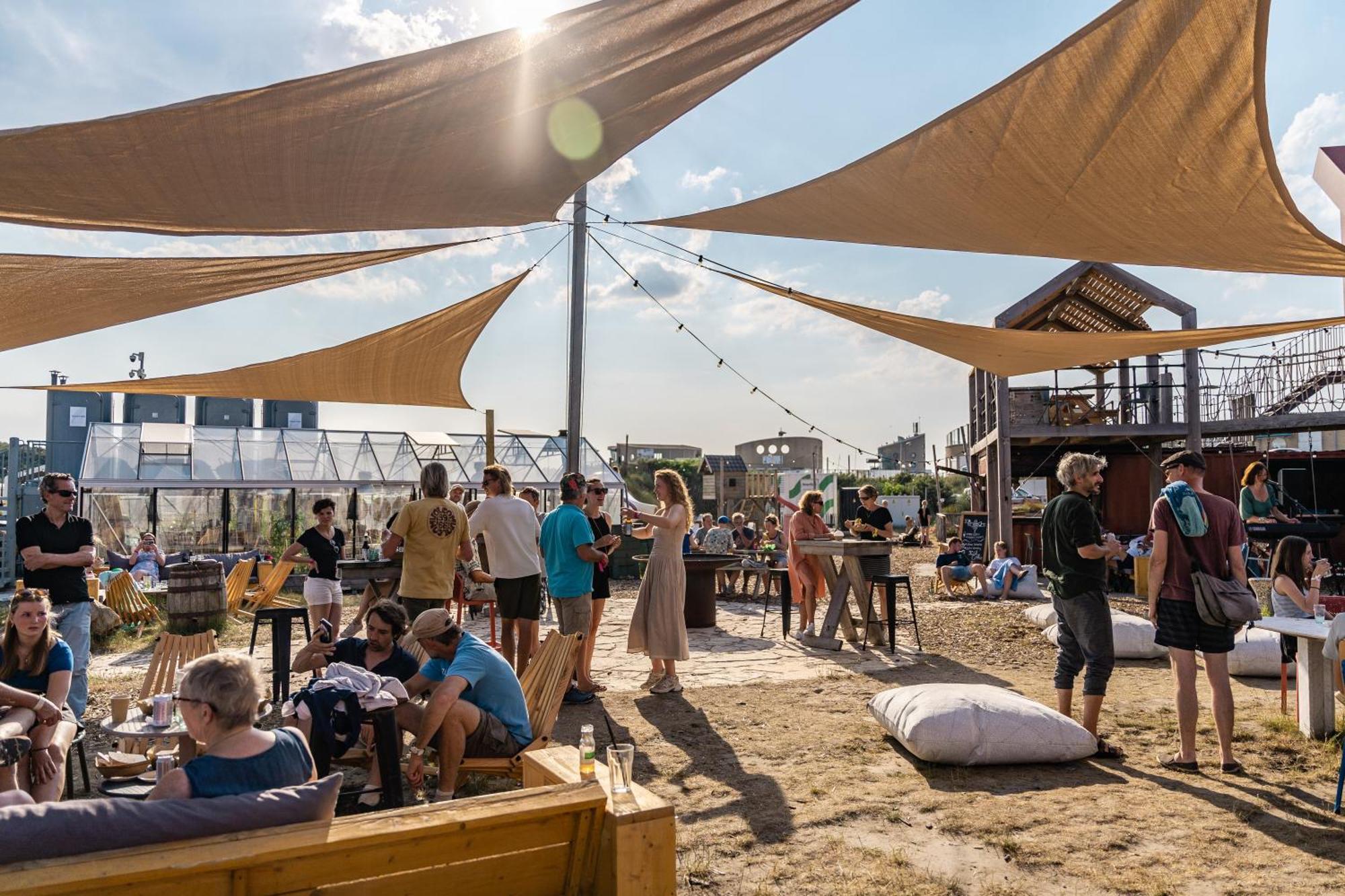 Basecamp Tiny House Eco-Resort Ijmuiden ไอย์มัลเดิน ภายนอก รูปภาพ